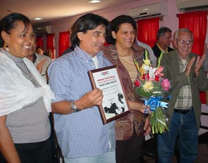 Galardonados periodistas en jornada por el Día de la Prensa Cubana