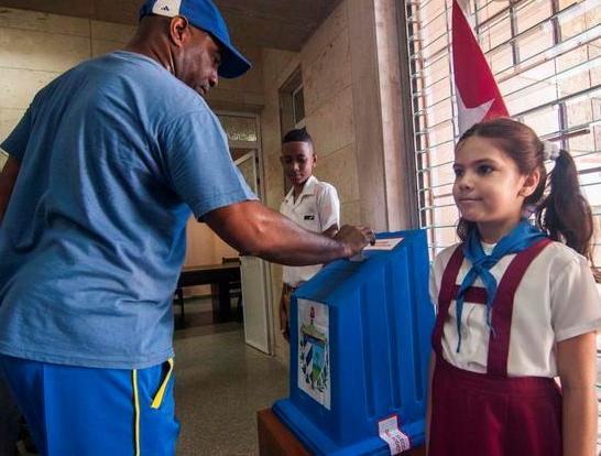 A segunda vuelta de elecciones en Diez de Octubre 64 circunscripciones